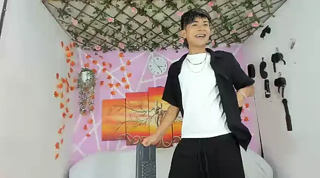 Fresahot2005 online show from March 6, 2025, 8:27 pm