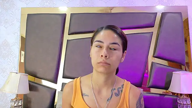 NicoleEsposito online show from October 21, 2025, 12:50 pm