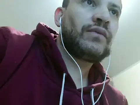 camiloking1720 online show from January 18, 2025, 6:13 am