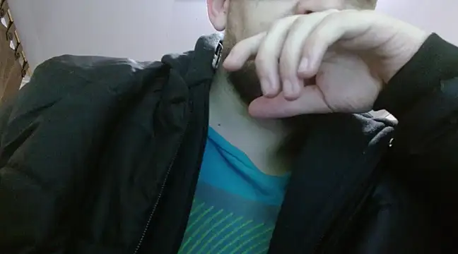 camiloking1720 online show from March 13, 2025, 2:27 am