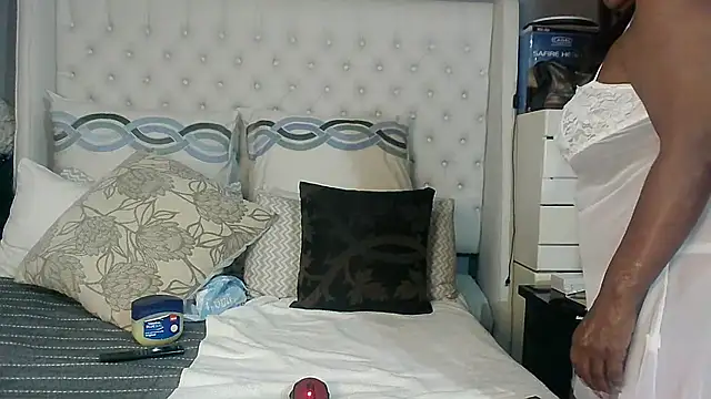 Carocurvy online show from April 15, 2026, 4:25 pm