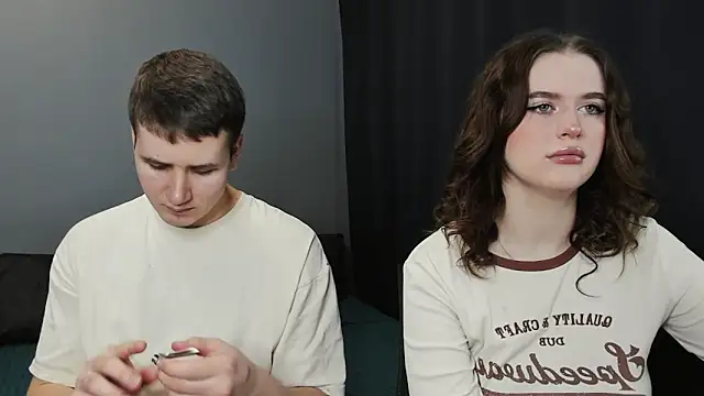 Pinku kitsune online show from February 23, 2025, 2:40 am