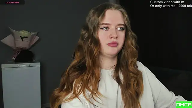 Pinku kitsune online show from February 15, 2026, 5:37 am