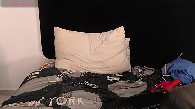 lolaa staars online show from December 1, 2024, 4:29 pm