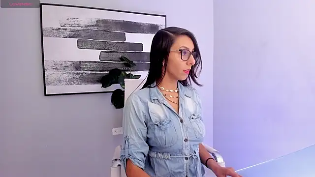 luna willians online show from March 5, 2025, 12:11 pm