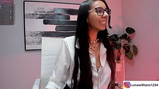 luna willians online show from March 13, 2025, 6:23 pm