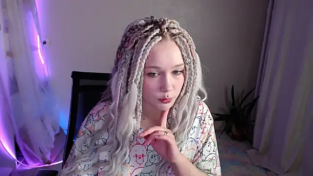 Snapshot of 0urAlexa chatting on December 20, 2025, 2:35 pm 0urAlexa online show from December 20, 2025, 2:35 pm