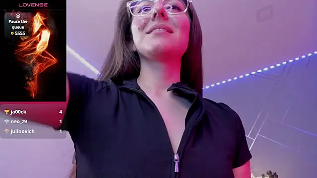 Snapshot of Ich_Bin_Julia chatting on December 8, 2024, 7:43 pm Ich Bin Julia online show from December 8, 2024, 7:43 pm