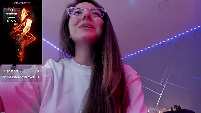 Snapshot of Ich_Bin_Julia chatting on December 9, 2024, 6:57 pm Ich Bin Julia online show from December 9, 2024, 6:57 pm