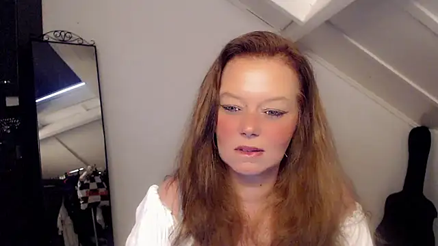 roxanna24 online show from March 15, 2026, 4:02 pm