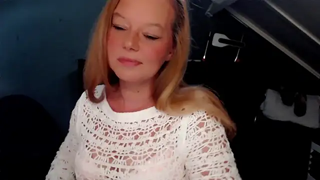 Snapshot of roxanna24 chatting on June 2, 2026, 5:48 pm roxanna24 online show from June 2, 2026, 5:48 pm