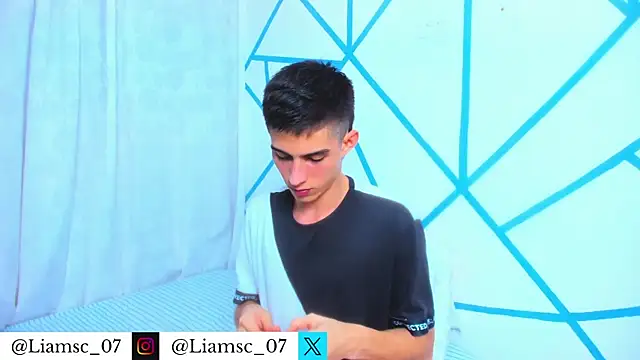 liam scott77 online show from December 22, 2025, 11:24 pm