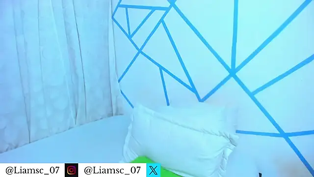 Snapshot of liam_scott77 chatting on July 8, 2026, 12:37 am liam scott77 online show from July 8, 2026, 12:37 am