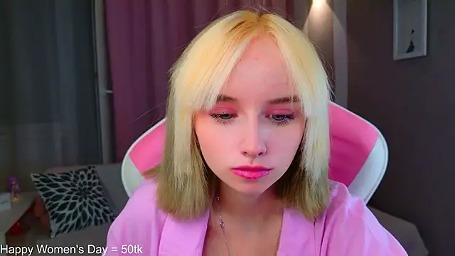 b4by LoL1 online show from March 8, 2026, 3:16 pm