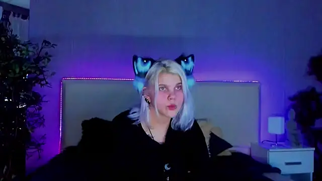 JoannLowe online show from January 19, 2025, 11:43 pm