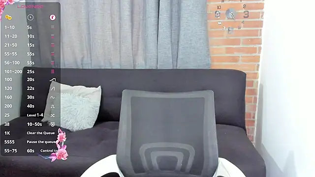 curly muscle online show from December 8, 2024, 9:52 pm