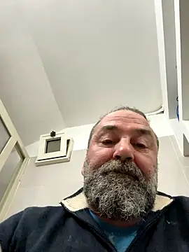 Snapshot of ros217 chatting on November 19, 2025, 3:23 pm ros217 online show from November 19, 2025, 3:23 pm