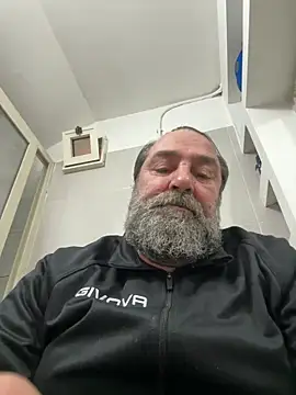 Snapshot of ros217 chatting on February 9, 2026, 12:20 pm ros217 online show from February 9, 2026, 12:20 pm