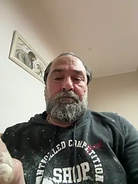 Snapshot of ros217 chatting on March 12, 2026, 9:32 pm ros217 online show from March 12, 2026, 9:32 pm