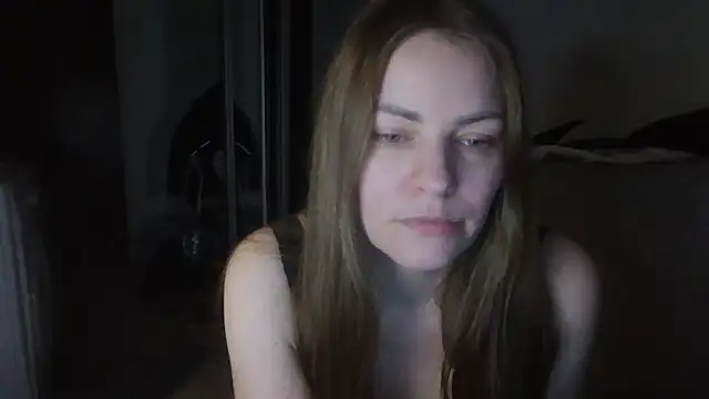 AnnaDiamond1 online show from April 9, 2026, 9:42 pm