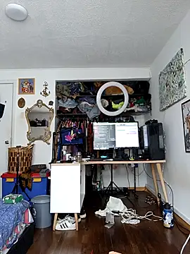 Siriss boyrag online show from March 28, 2026, 2:16 pm