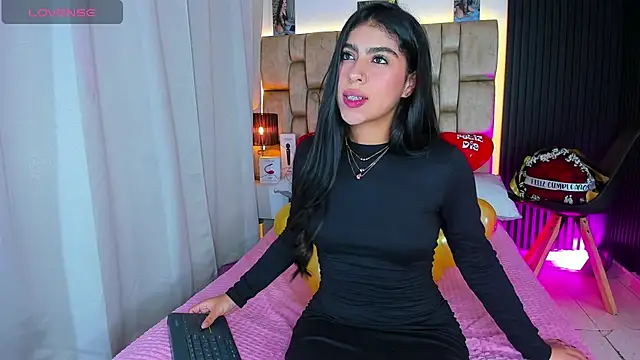 little sophie18 online show from March 13, 2026, 8:26 pm