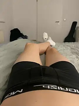 Snapshot of Nio-5 chatting on January 7, 2025, 9:57 pm Nio-5 online show from January 7, 2025, 9:57 pm