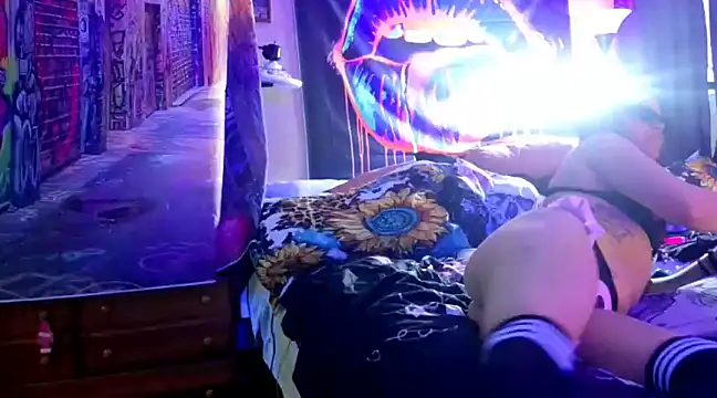 KRYZTALYNXXX online show from February 17, 2025, 10:47 pm