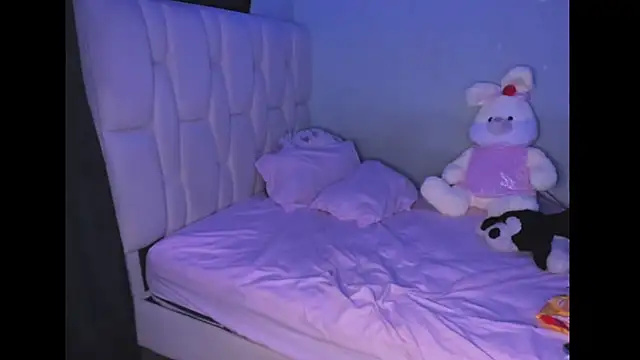 KittyKlum online show from February 17, 2025, 11:20 pm