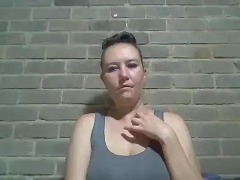 Snapshot of EksJouneMwah chatting on January 20, 2025, 12:28 pm EksJouneMwah online show from January 20, 2025, 12:28 pm