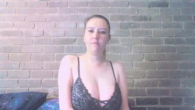 Snapshot of EksJouneMwah chatting on September 23, 2025, 9:23 am EksJouneMwah online show from September 23, 2025, 9:23 am