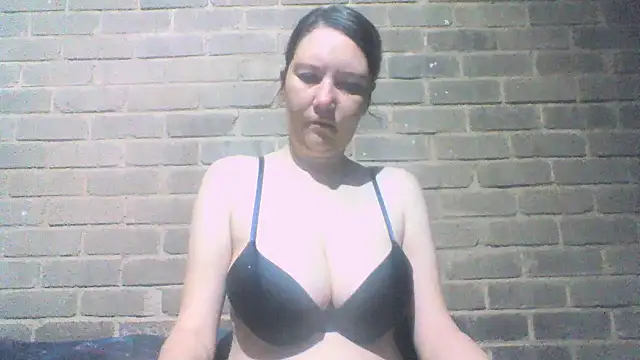 Snapshot of EksJouneMwah chatting on November 28, 2025, 6:16 am EksJouneMwah online show from November 28, 2025, 6:16 am