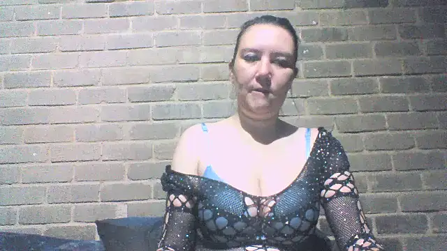 Snapshot of EksJouneMwah chatting on December 3, 2025, 5:26 am EksJouneMwah online show from December 3, 2025, 5:26 am