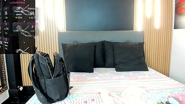 EvaaLovia1 online show from February 18, 2026, 1:18 pm