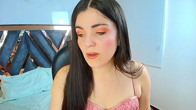 Amara vega online show from October 9, 2025, 12:03 pm