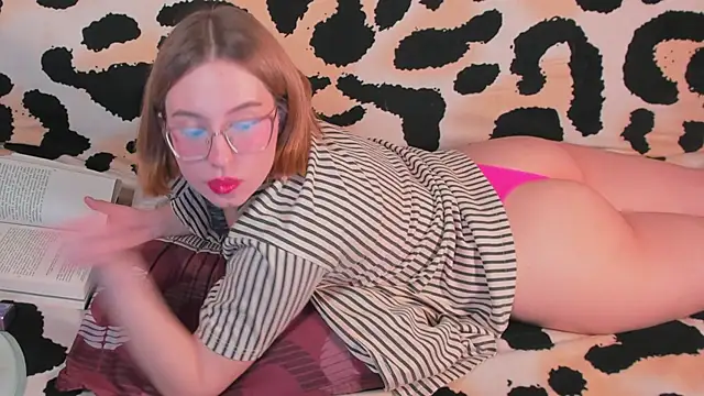 Snapshot of VeronikaKissuchi chatting on December 22, 2024, 10:28 am VeronikaKissuchi online show from December 22, 2024, 10:28 am