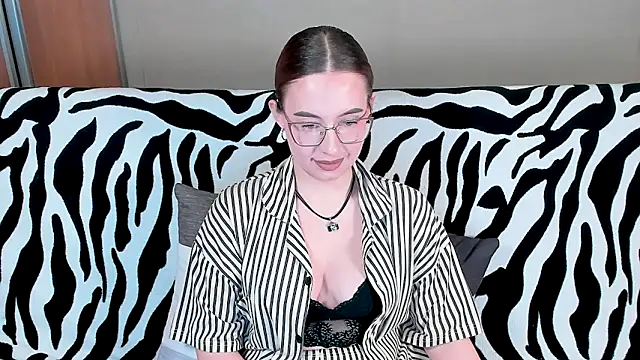 Snapshot of VeronikaKissuchi chatting on January 8, 2025, 12:47 pm VeronikaKissuchi online show from January 8, 2025, 12:47 pm