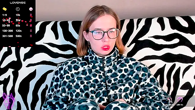 Snapshot of VeronikaKissuchi chatting on February 5, 2025, 12:20 am VeronikaKissuchi online show from February 5, 2025, 12:20 am