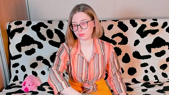 Snapshot of VeronikaKissuchi chatting on February 8, 2025, 12:28 am VeronikaKissuchi online show from February 8, 2025, 12:28 am