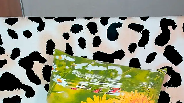 Snapshot of VeronikaKissuchi chatting on February 13, 2025, 7:21 pm VeronikaKissuchi online show from February 13, 2025, 7:21 pm