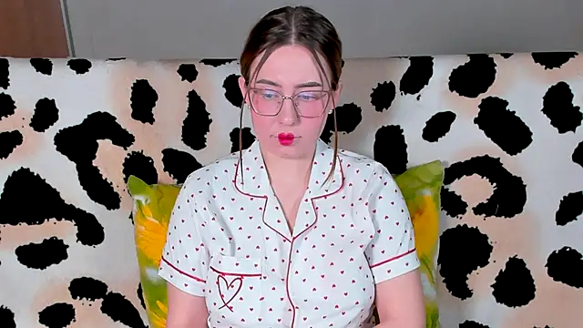 Snapshot of VeronikaKissuchi chatting on February 14, 2025, 8:21 am VeronikaKissuchi online show from February 14, 2025, 8:21 am