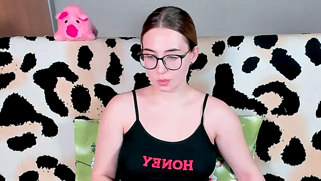 Snapshot of VeronikaKissuchi chatting on February 17, 2025, 11:55 am VeronikaKissuchi online show from February 17, 2025, 11:55 am