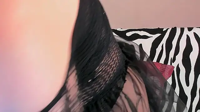 Snapshot of VeronikaKissuchi chatting on March 3, 2025, 8:54 pm VeronikaKissuchi online show from March 3, 2025, 8:54 pm