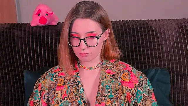 Snapshot of VeronikaKissuchi chatting on March 14, 2025, 6:21 am VeronikaKissuchi online show from March 14, 2025, 6:21 am