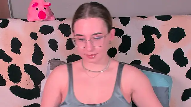 Snapshot of VeronikaKissuchi chatting on March 19, 2025, 8:11 pm VeronikaKissuchi online show from March 19, 2025, 8:11 pm