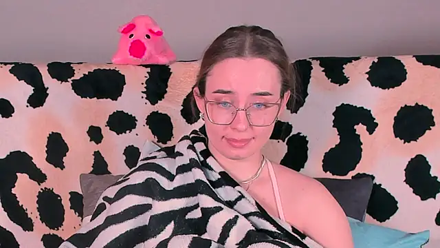 Snapshot of VeronikaKissuchi chatting on March 20, 2025, 5:24 am VeronikaKissuchi online show from March 20, 2025, 5:24 am