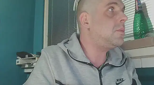 YouWantMe666 online show from February 10, 2025, 6:56 pm