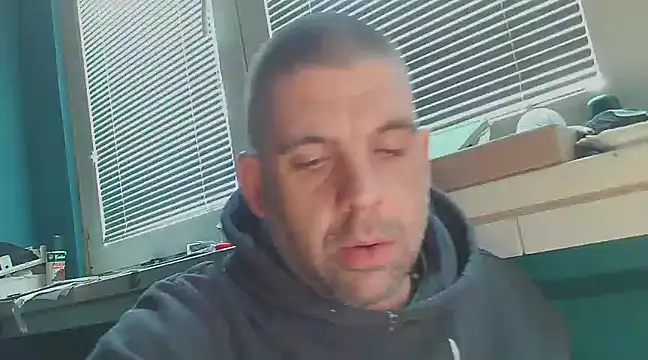 YouWantMe666 online show from February 12, 2025, 8:16 am