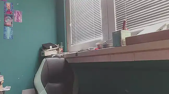 YouWantMe666 online show from February 12, 2025, 2:21 pm