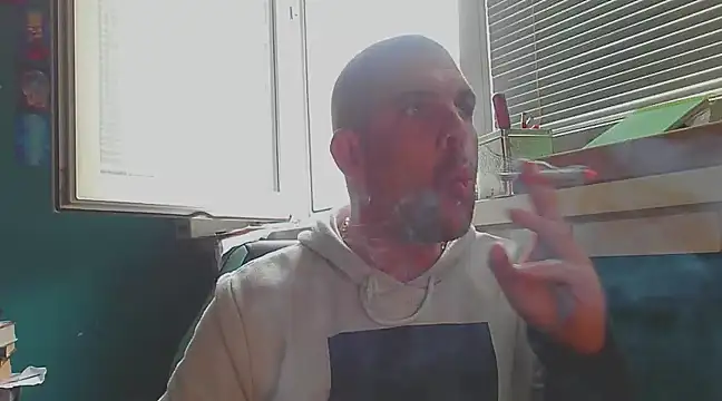 YouWantMe666 online show from February 13, 2025, 9:51 am